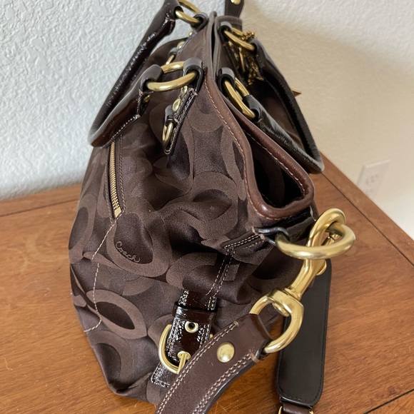 Coach - Picture 4 of 5